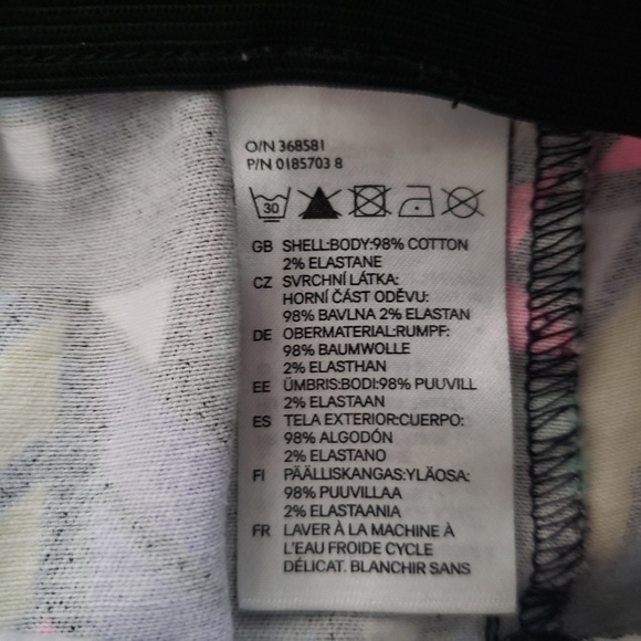 Divided mini skirt size 6. - Picture 7 of 7